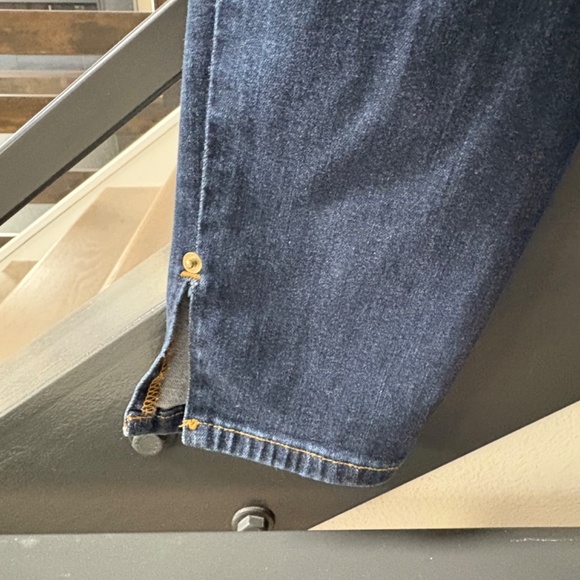 FRAME Denim Jeans - Picture 9 of 12